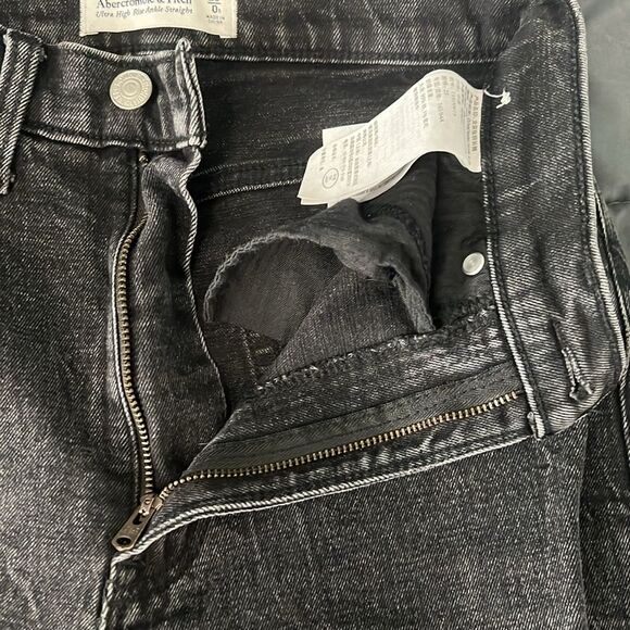 Abercrombie & Fitch High Rise Ankle Straight Size 25R - Picture 2 of 11